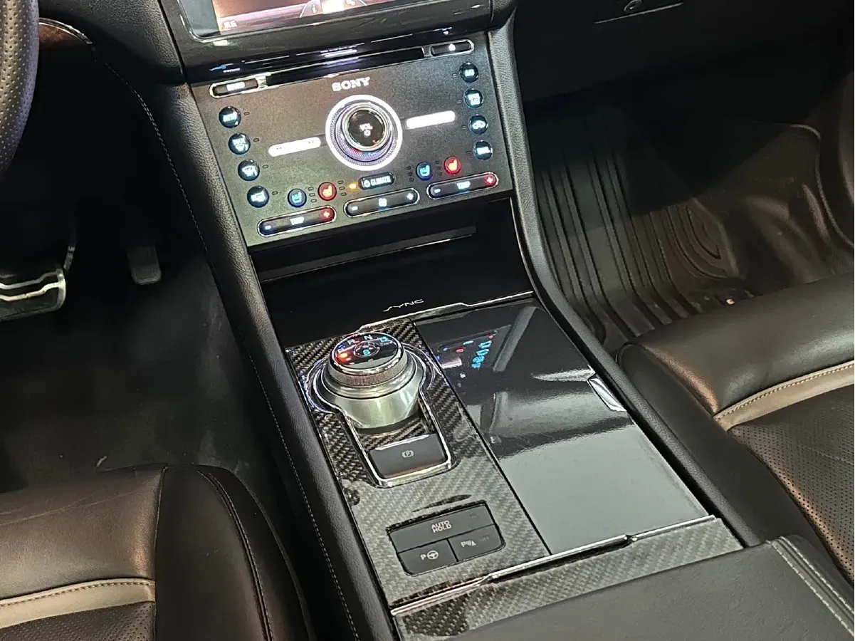 2015 Ford Taurus 2.7T 329HP V6 6AT,autocango,china used car exporter,china ev exporter,chinese used car exporter,chinese used ev exporter