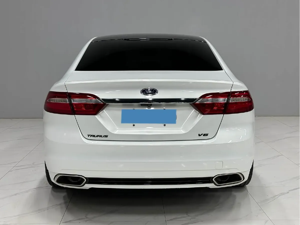 2015 Ford Taurus 2.7T 329HP V6 6AT,autocango,china used car exporter,china ev exporter,chinese used car exporter,chinese used ev exporter
