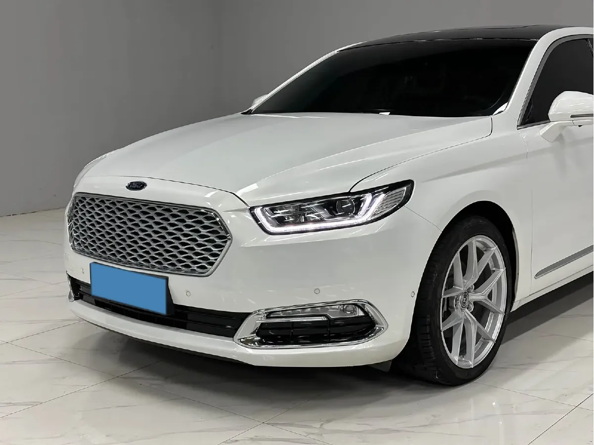 2015 Ford Taurus 2.7T 329HP V6 6AT,autocango,china used car exporter,china ev exporter,chinese used car exporter,chinese used ev exporter