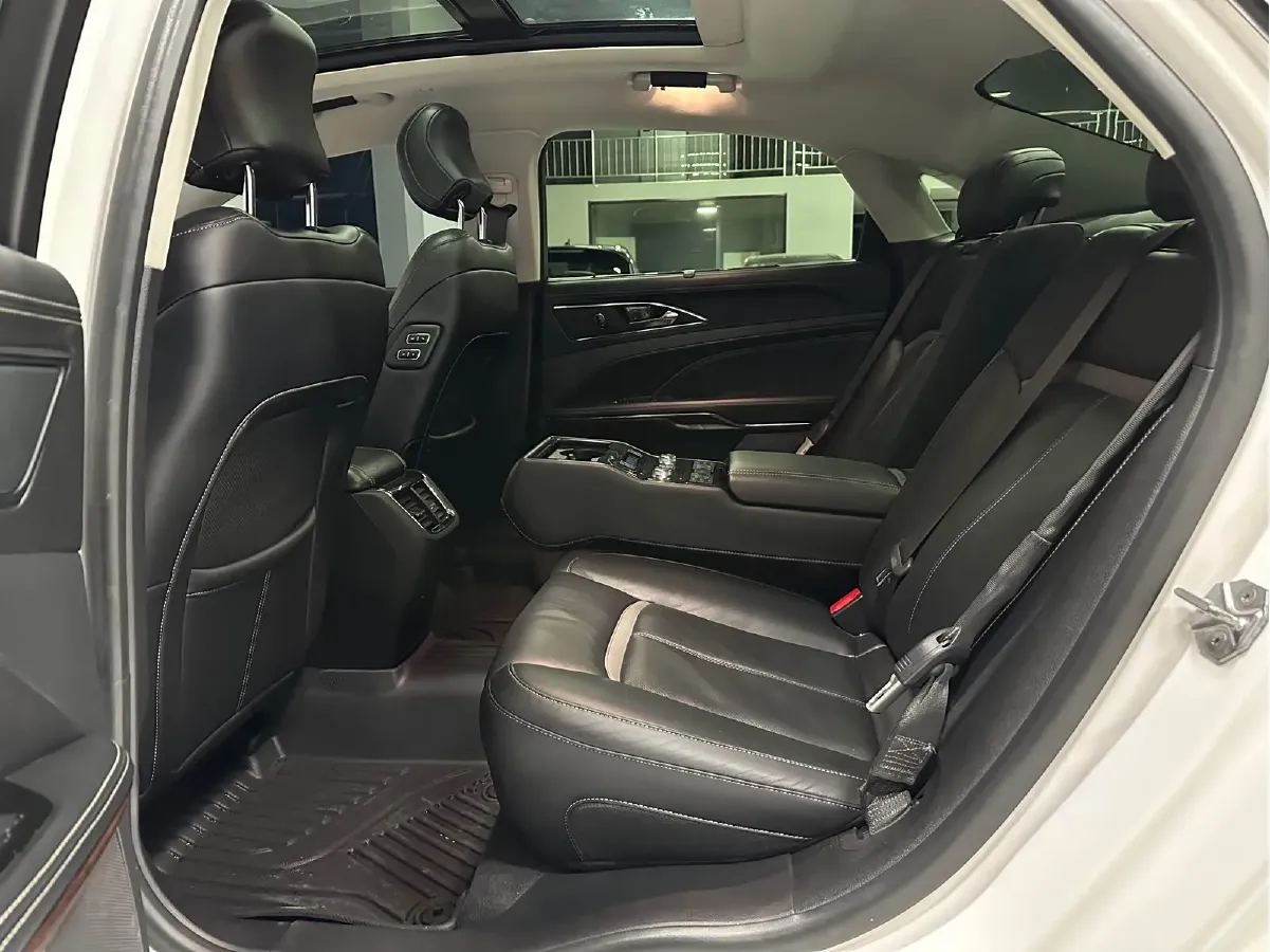 2015 Ford Taurus 2.7T 329HP V6 6AT,autocango,china used car exporter,china ev exporter,chinese used car exporter,chinese used ev exporter