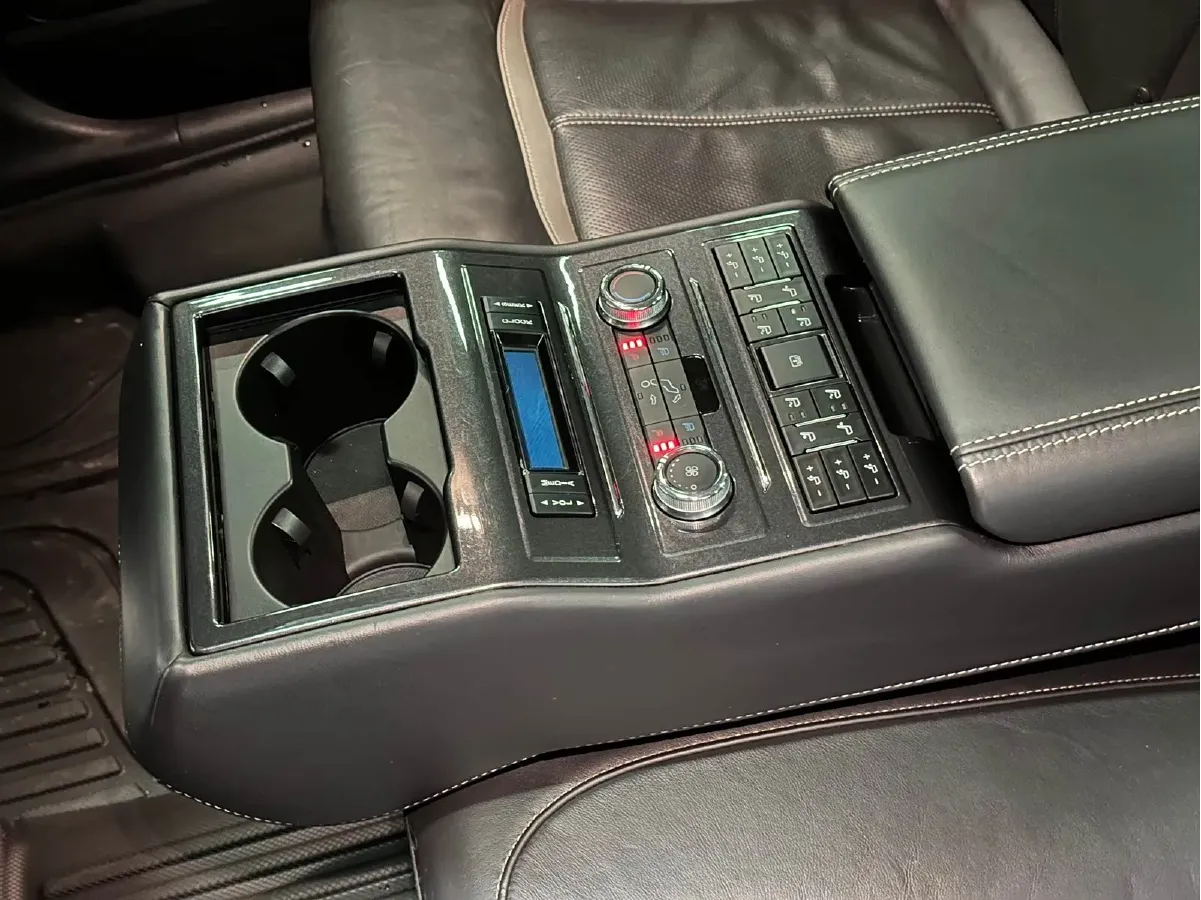 2015 Ford Taurus 2.7T 329HP V6 6AT,autocango,china used car exporter,china ev exporter,chinese used car exporter,chinese used ev exporter