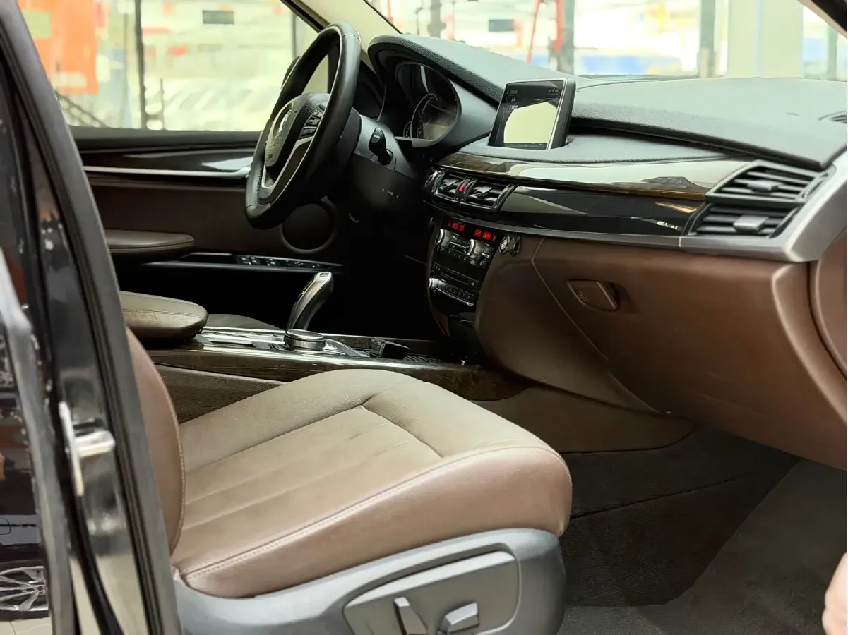 2017 BMW X5 3.0T 306HP L6 8AT,autocango,china used car exporter,china ev exporter,chinese used car exporter,chinese used ev exporter