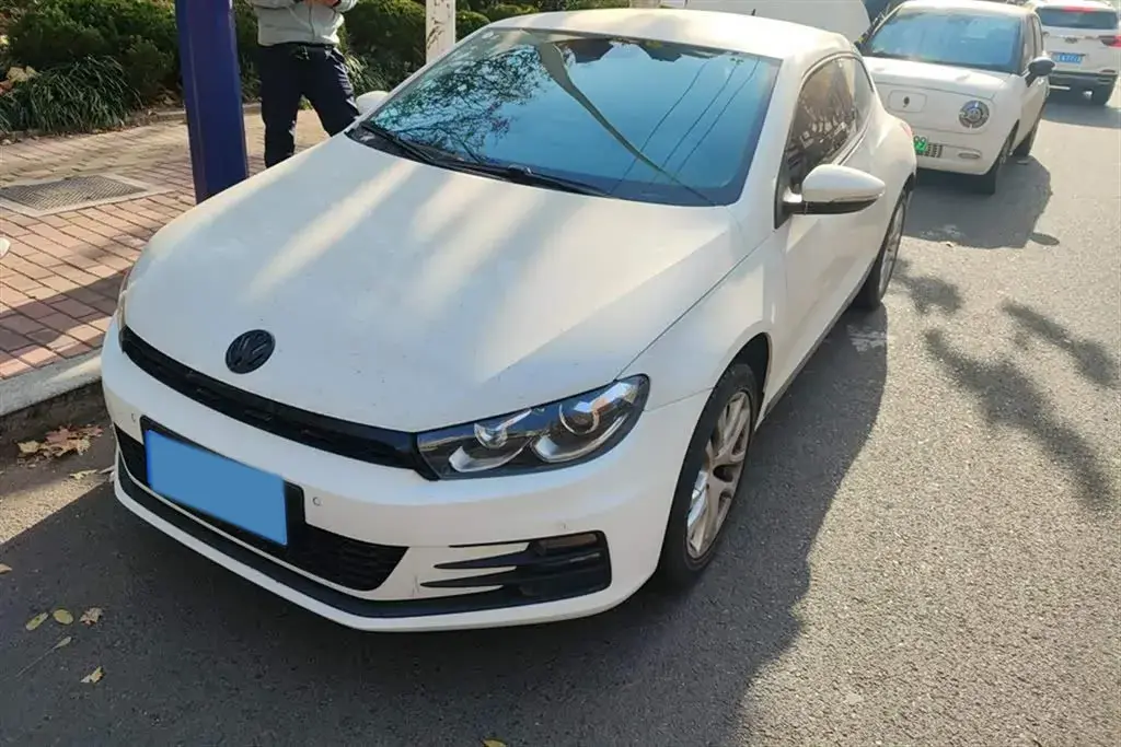 2015 Volkswagen Scirocco 1.4T 122HP L4 7DCT