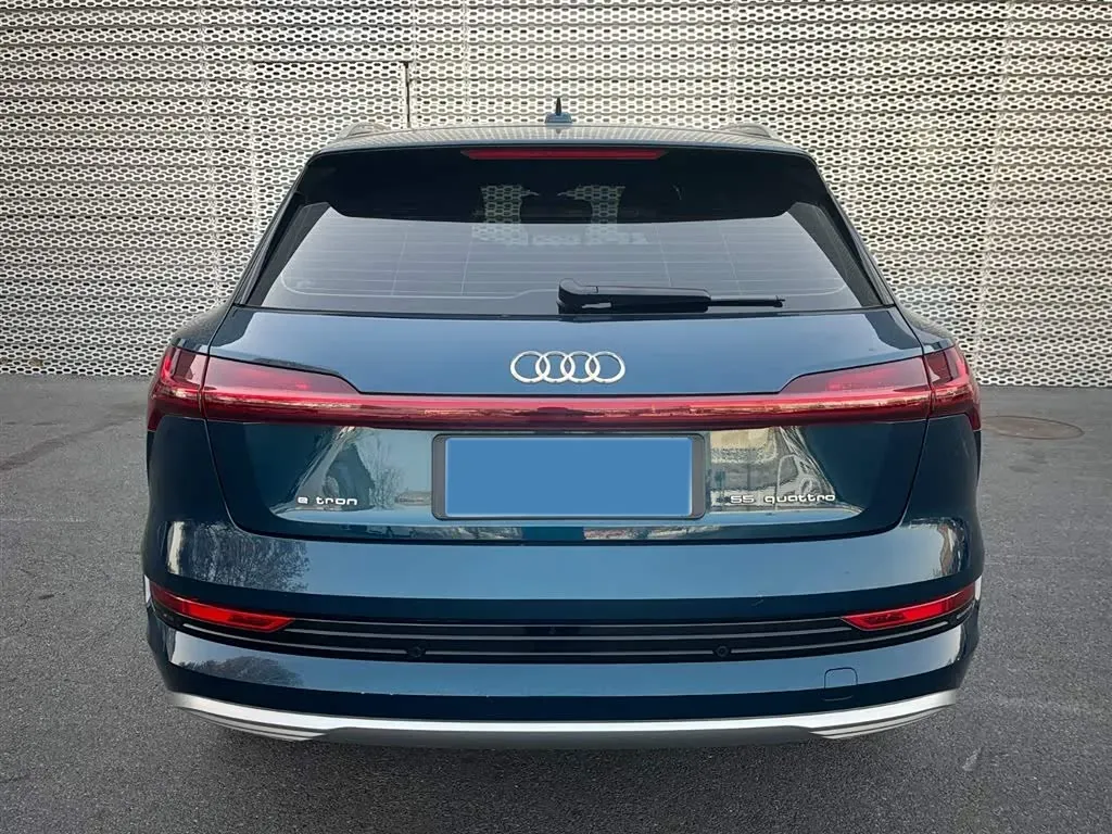 2019 Audi e-tron 2AT BEV 95KWH,autocango,china used car exporter,china ev exporter,chinese used car exporter,chinese used ev exporter