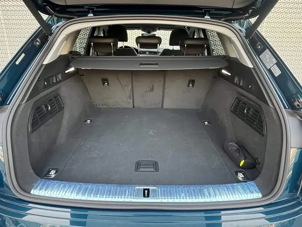 2019 Audi e-tron 2AT BEV 95KWH,autocango,china used car exporter,china ev exporter,chinese used car exporter,chinese used ev exporter