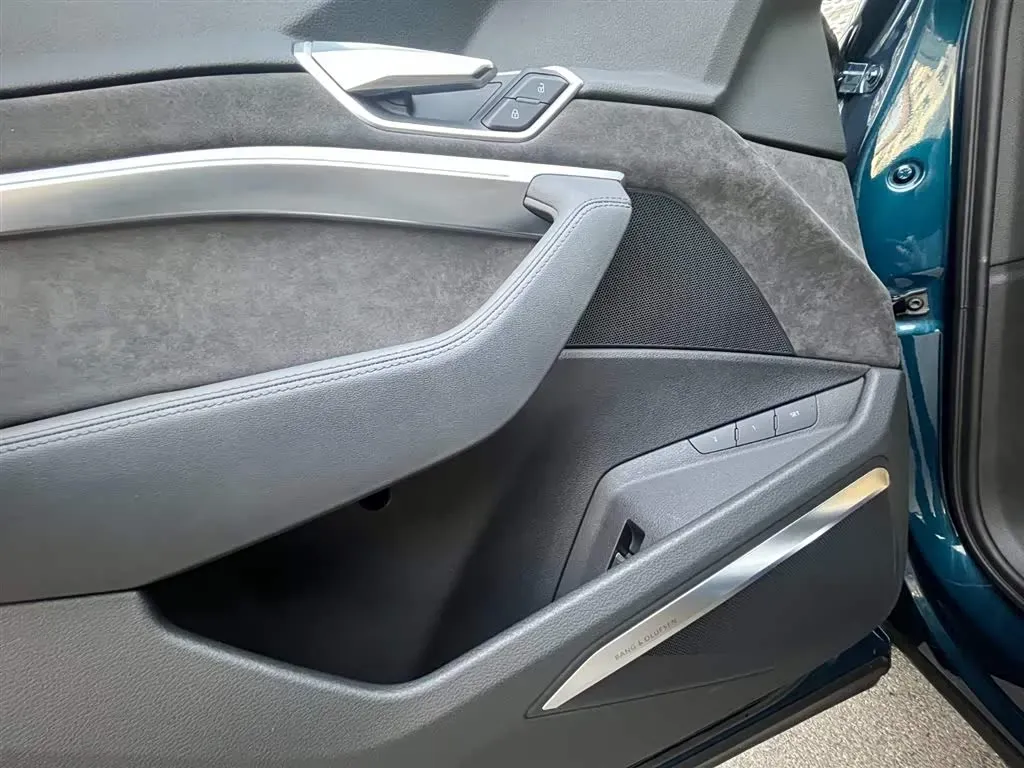 2019 Audi e-tron 2AT BEV 95KWH,autocango,china used car exporter,china ev exporter,chinese used car exporter,chinese used ev exporter