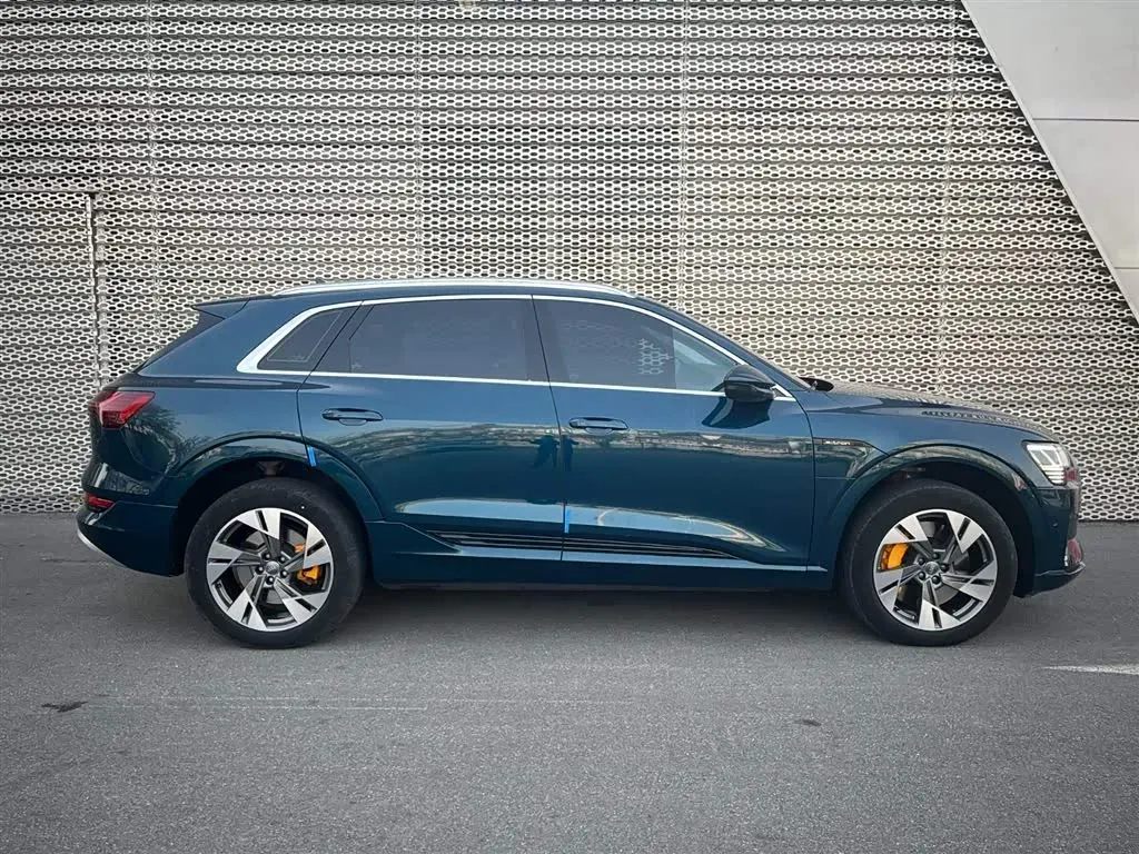 2019 Audi e-tron 2AT BEV 95KWH,autocango,china used car exporter,china ev exporter,chinese used car exporter,chinese used ev exporter