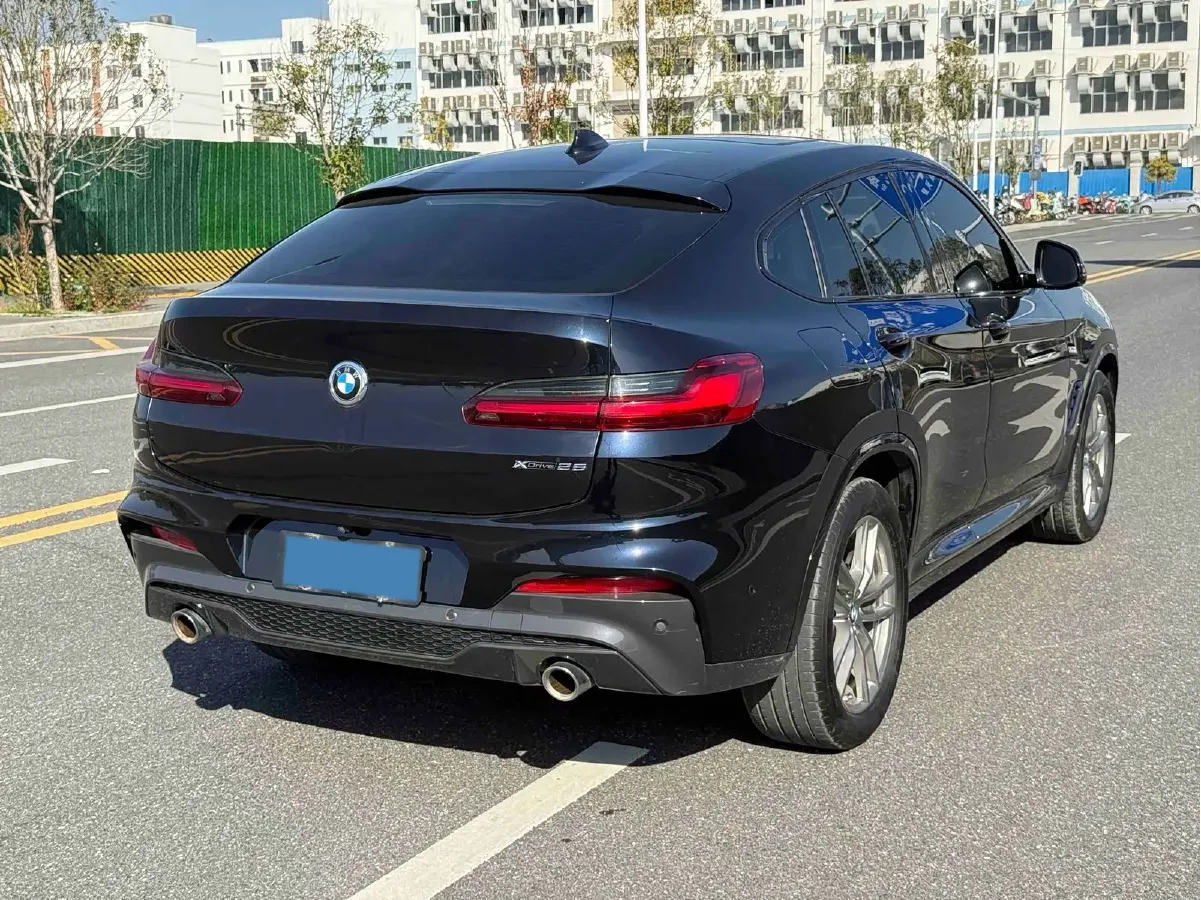 2021 BMW X4 2.0T 184HP L4 8AT,autocango,china used car exporter,china ev exporter,chinese used car exporter,chinese used ev exporter