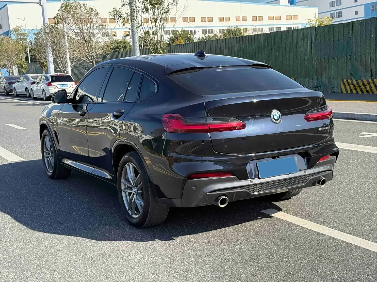 2021 BMW X4 2.0T 184HP L4 8AT,autocango,china used car exporter,china ev exporter,chinese used car exporter,chinese used ev exporter