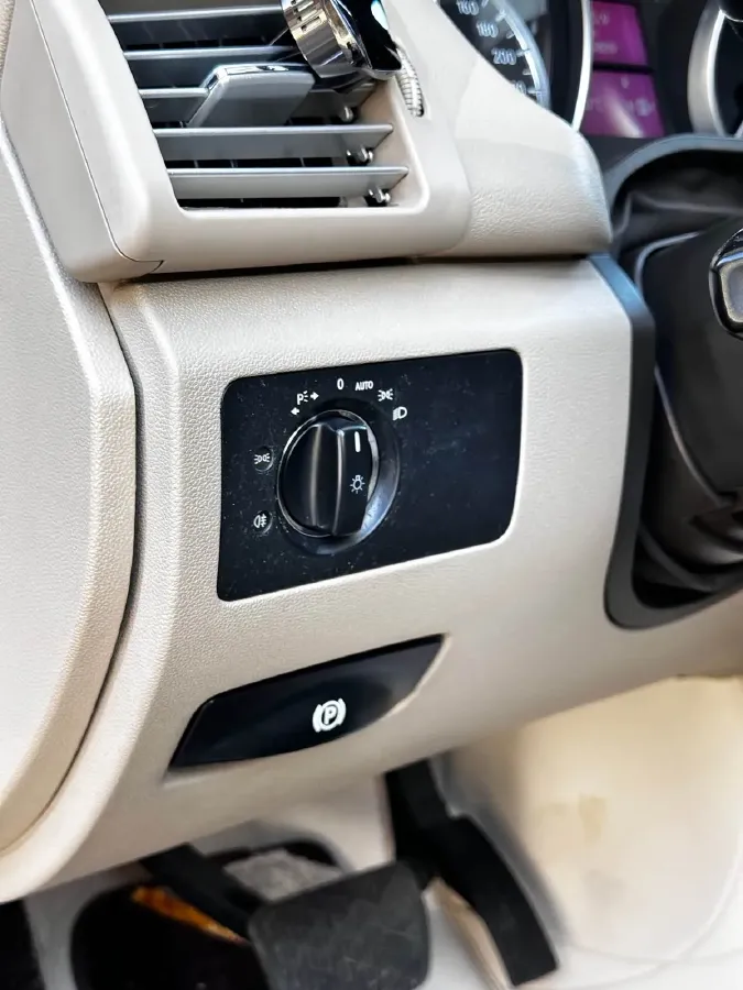 2015 Mercedes-Benz R Class 3.0T 333HP V6 7AT,autocango,china used car exporter,china ev exporter,chinese used car exporter,chinese used ev exporter