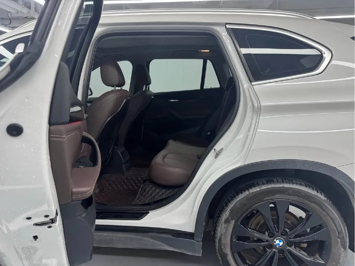 2020 BMW X1 1.5T 140HP L3 7DCT,autocango,china used car exporter,china ev exporter,chinese used car exporter,chinese used ev exporter