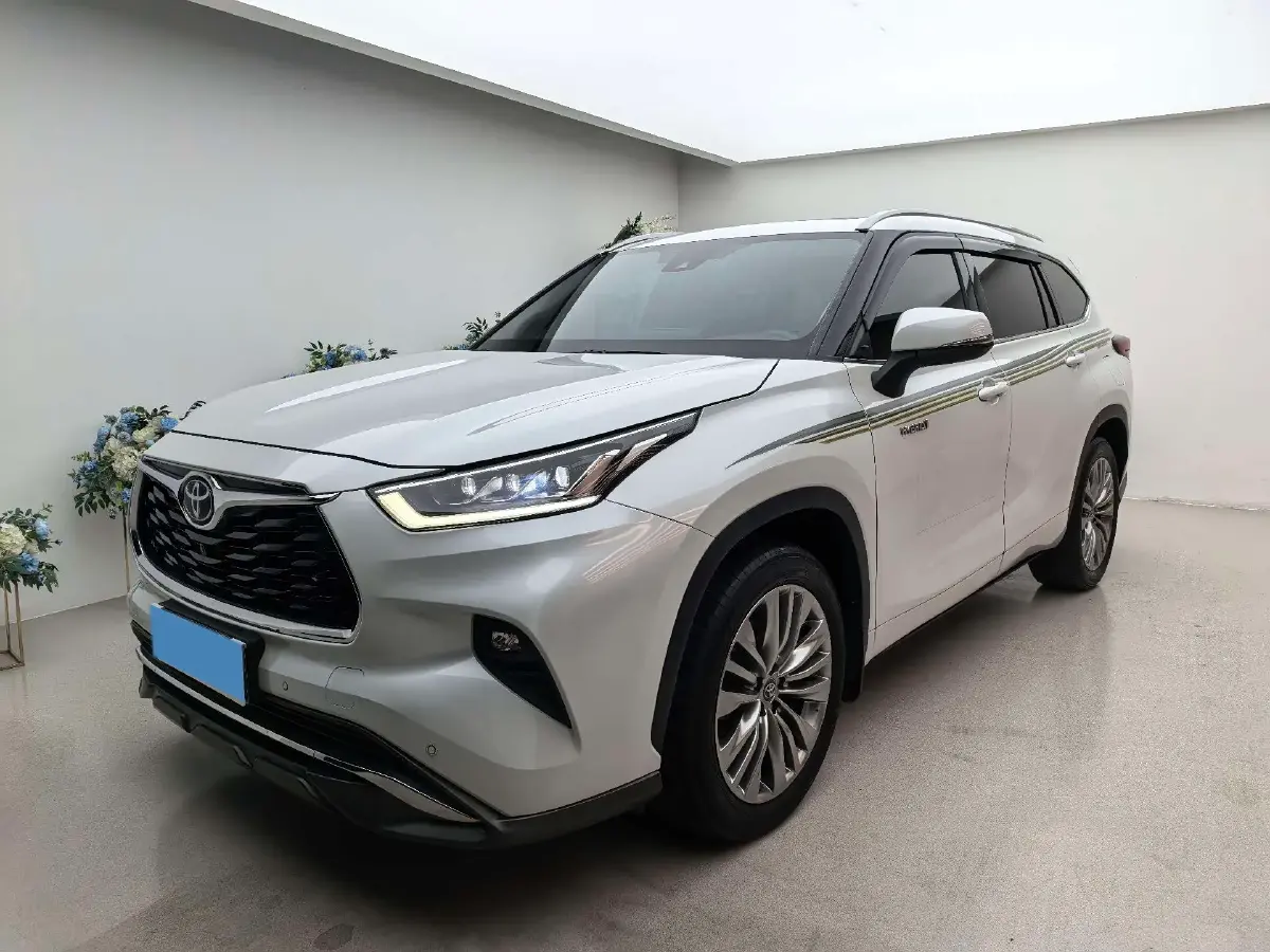 2022 Toyota Highlander 2.5L 192HP L4 E-CVT Hybrid