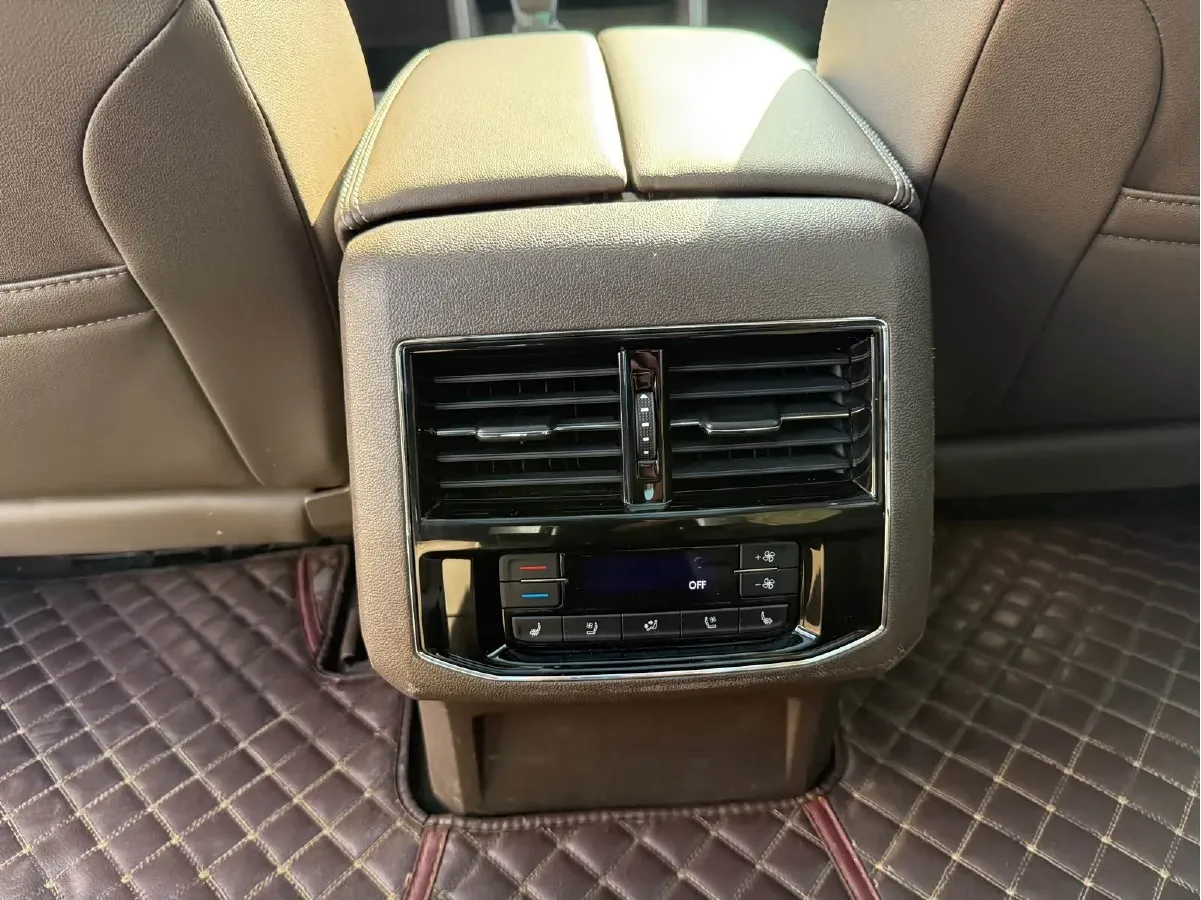 2022 Volkswagen Viloran 2.0T 220HP L4 7DCT,autocango,china used car exporter,china ev exporter,chinese used car exporter,chinese used ev exporter