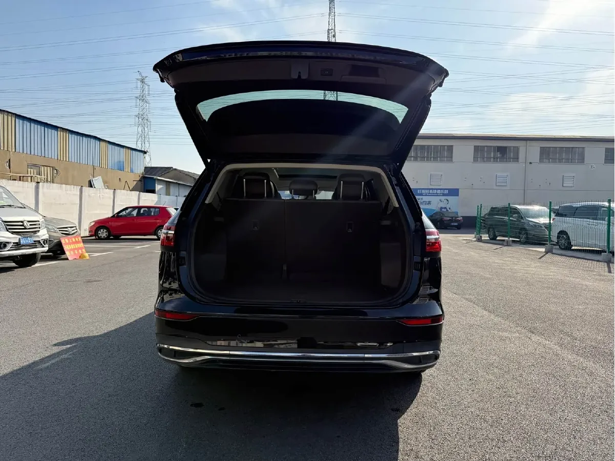 2022 Volkswagen Viloran 2.0T 220HP L4 7DCT,autocango,china used car exporter,china ev exporter,chinese used car exporter,chinese used ev exporter