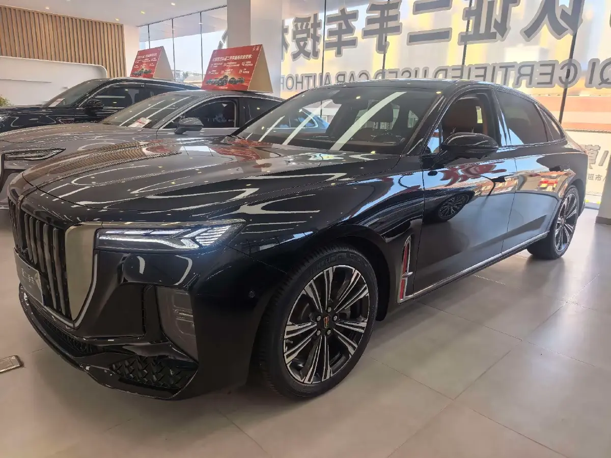 2024 HongQi H9 2.0T 252HP L4 7DCT