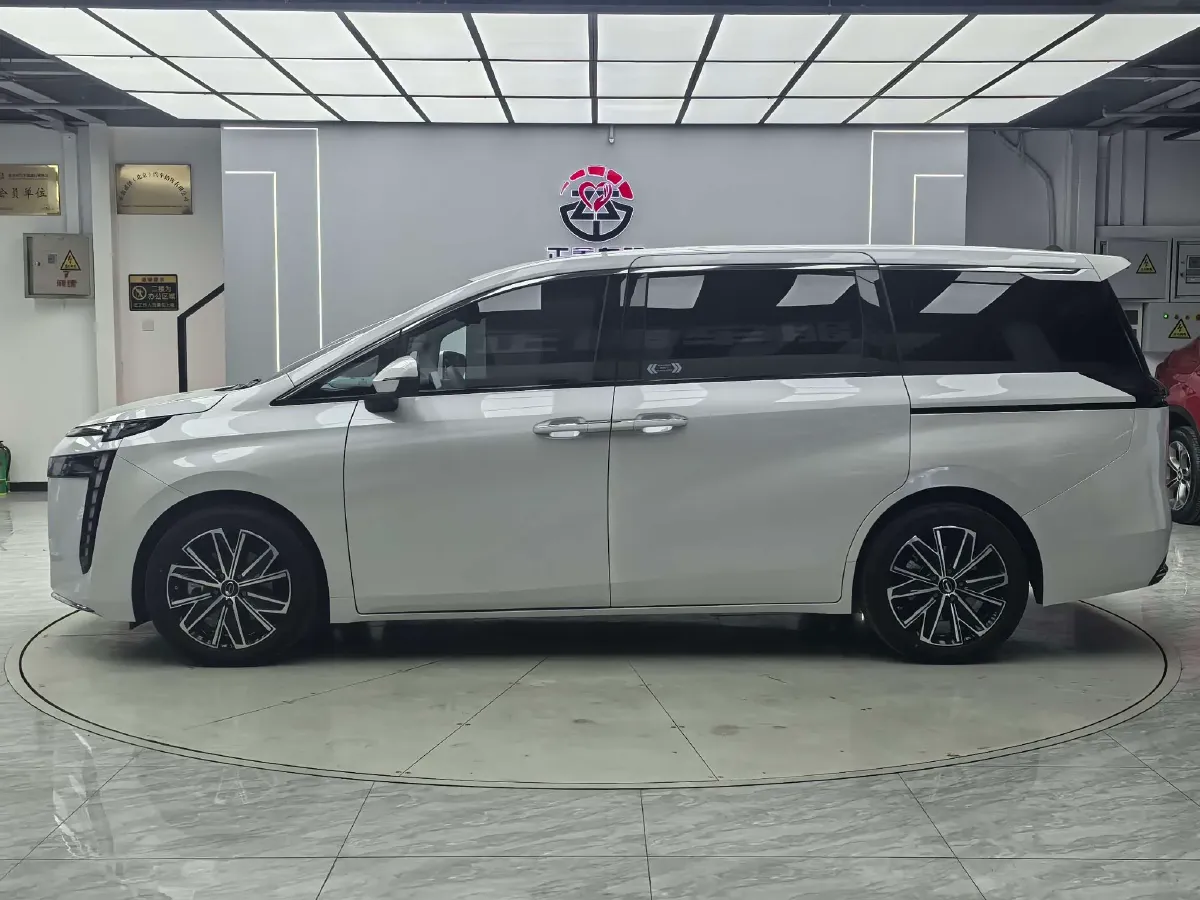 2024 GAC Trumpchi E8 2.0L 140HP L4 2DHT Hybrid,autocango,china used car exporter,china ev exporter,chinese used car exporter,chinese used ev exporter