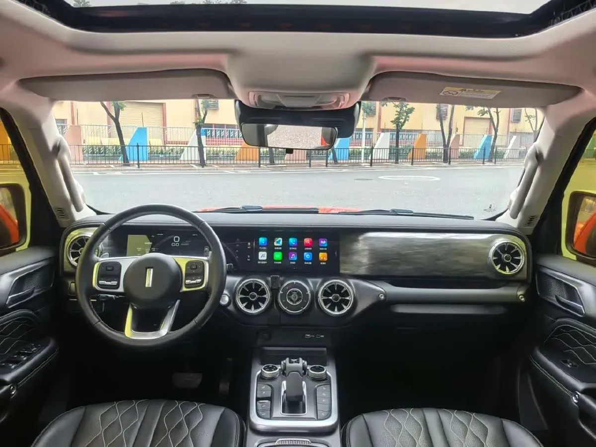 2021 Tank 300 2.0T 227HP L4 8AT,autocango,china used car exporter,china ev exporter,chinese used car exporter,chinese used ev exporter