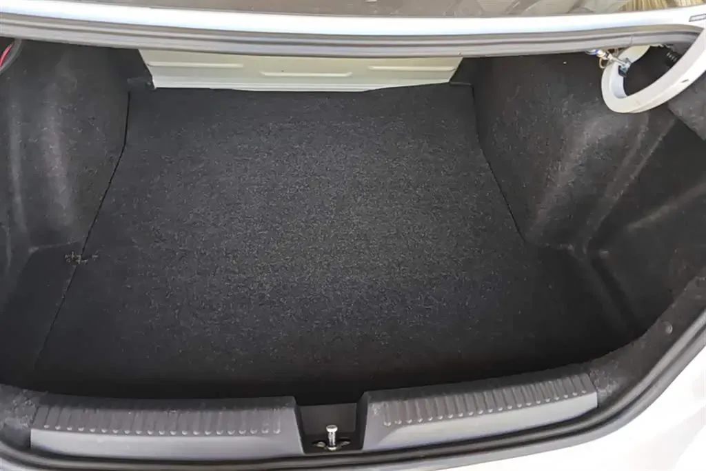 2015 Volkswagen Jetta 1.6L 110HP L4 5MT,autocango,china used car exporter,china ev exporter,chinese used car exporter,chinese used ev exporter