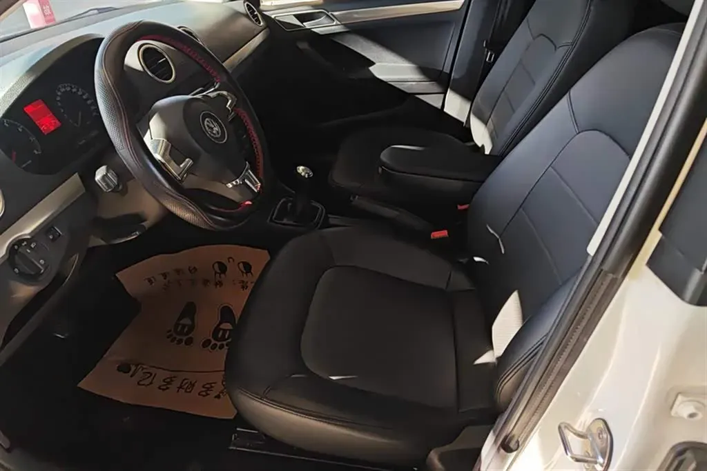 2015 Volkswagen Jetta 1.6L 110HP L4 5MT,autocango,china used car exporter,china ev exporter,chinese used car exporter,chinese used ev exporter