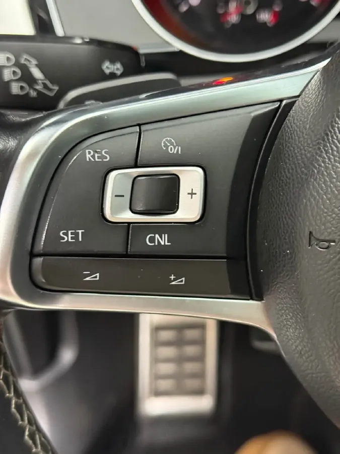 2016 Volkswagen Alltrack 2.0T 220HP L4 6DCT,autocango,china used car exporter,china ev exporter,chinese used car exporter,chinese used ev exporter