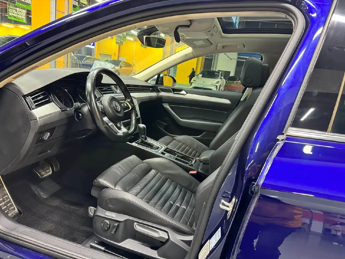 2016 Volkswagen Alltrack 2.0T 220HP L4 6DCT,autocango,china used car exporter,china ev exporter,chinese used car exporter,chinese used ev exporter