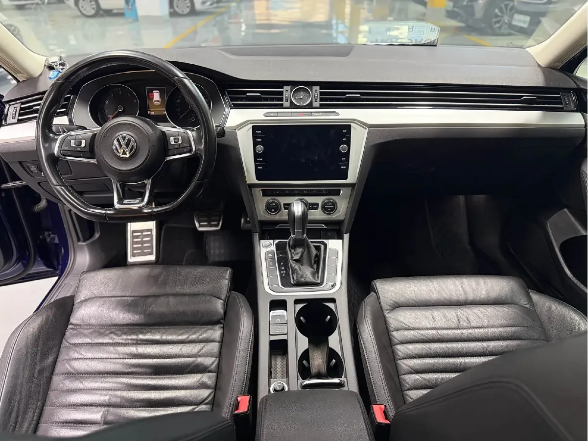 2016 Volkswagen Alltrack 2.0T 220HP L4 6DCT,autocango,china used car exporter,china ev exporter,chinese used car exporter,chinese used ev exporter