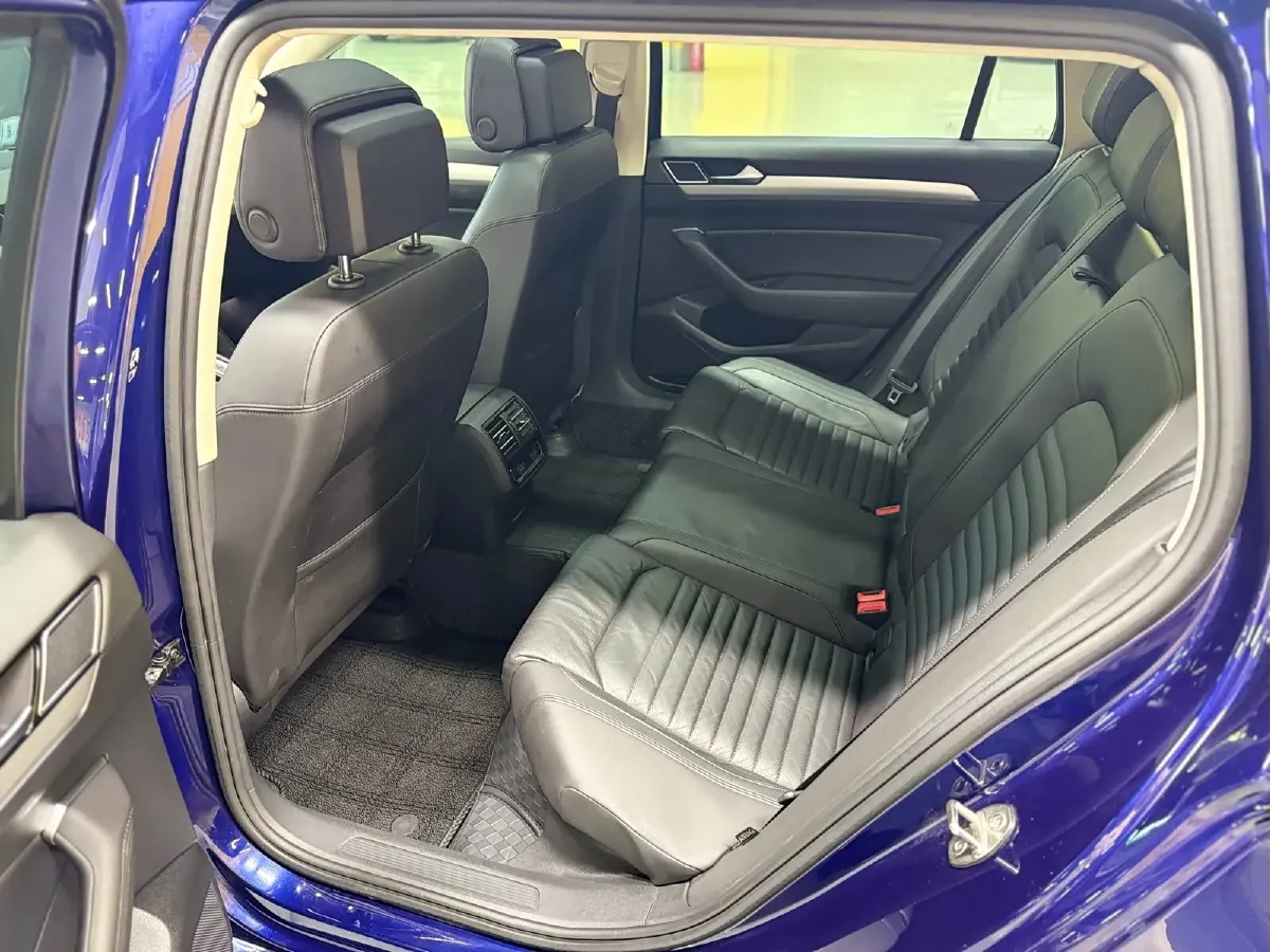 2016 Volkswagen Alltrack 2.0T 220HP L4 6DCT,autocango,china used car exporter,china ev exporter,chinese used car exporter,chinese used ev exporter