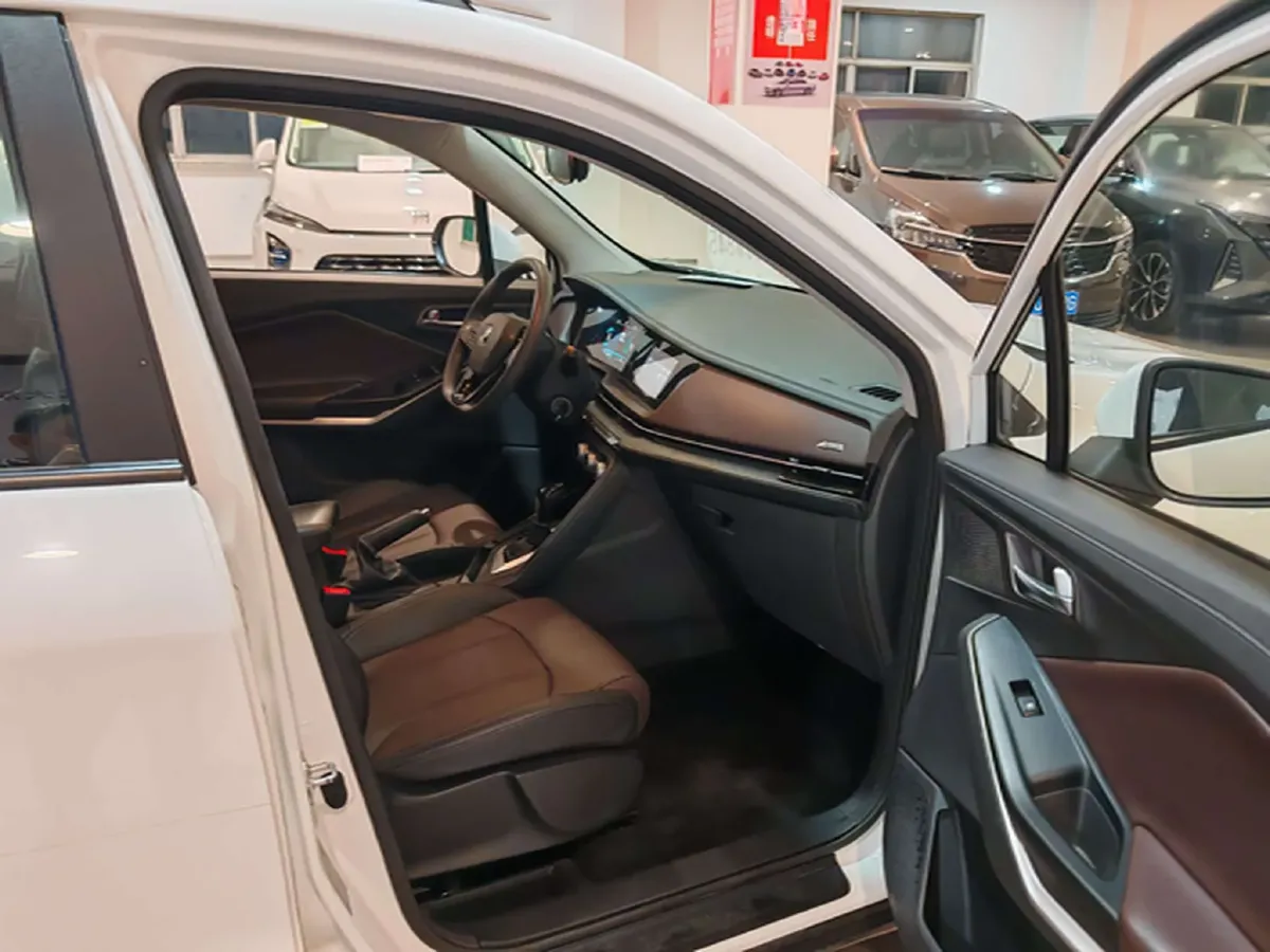 2019 ChangAn CS15 1.5L 107HP L4 5DCT,autocango,china used car exporter,china ev exporter,chinese used car exporter,chinese used ev exporter