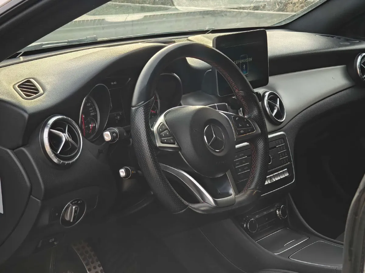 2017 Mercedes-Benz CLA Class 2.0T 184HP L4 7DCT,autocango,china used car exporter,china ev exporter,chinese used car exporter,chinese used ev exporter