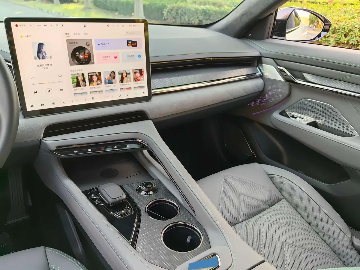 2024 Zeekr 001 BEV 100KWH,autocango,china used car exporter,china ev exporter,chinese used car exporter,chinese used ev exporter