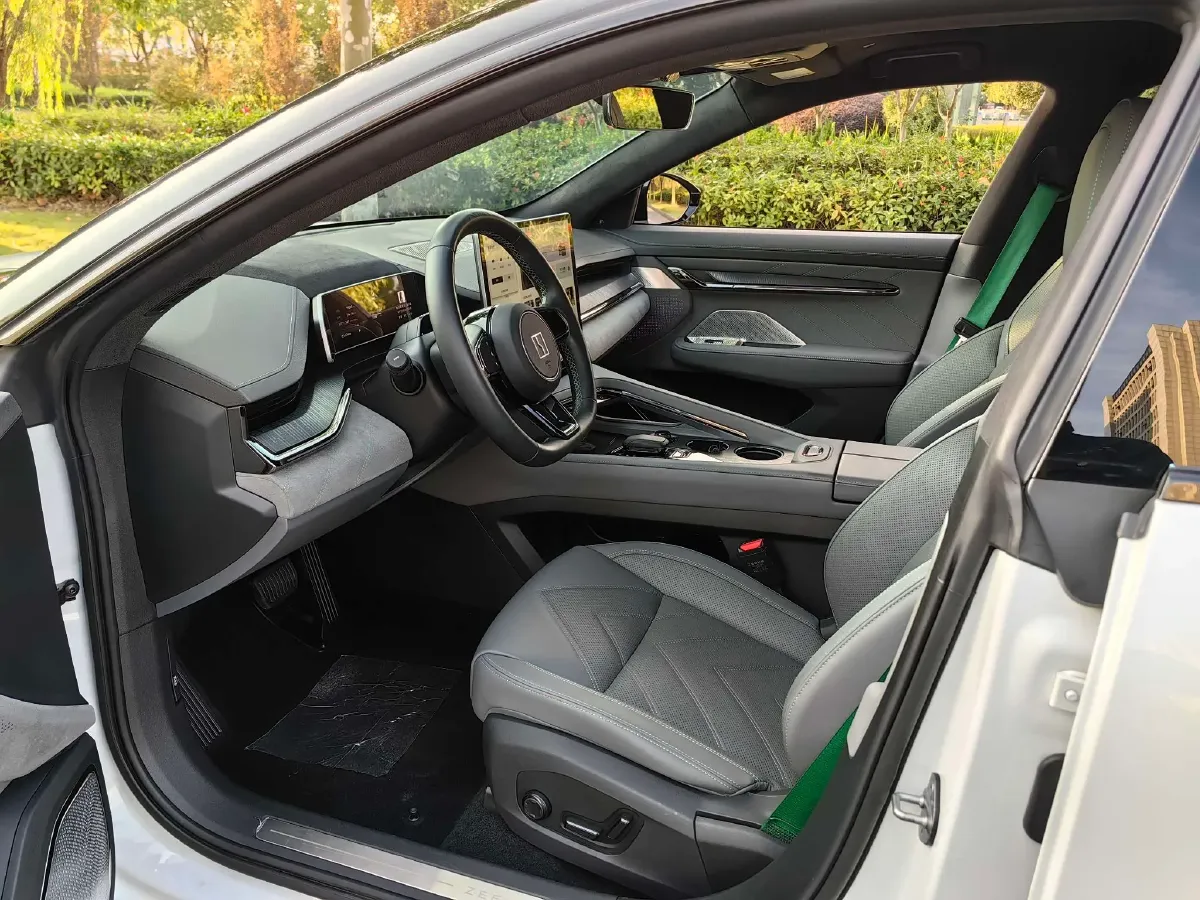 2024 Zeekr 001 BEV 100KWH,autocango,china used car exporter,china ev exporter,chinese used car exporter,chinese used ev exporter