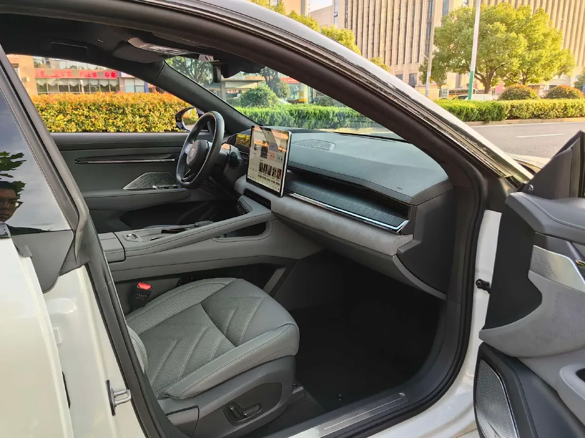 2024 Zeekr 001 BEV 100KWH,autocango,china used car exporter,china ev exporter,chinese used car exporter,chinese used ev exporter