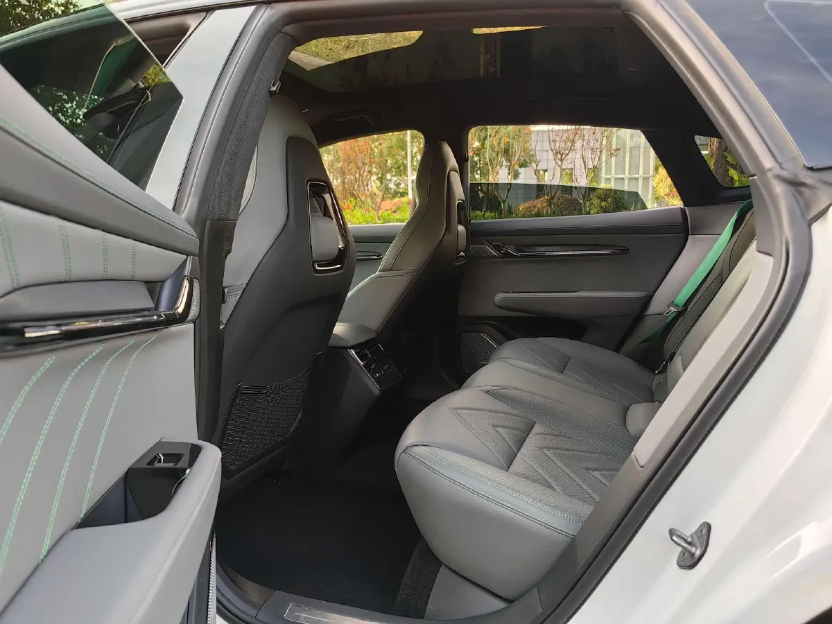 2024 Zeekr 001 BEV 100KWH,autocango,china used car exporter,china ev exporter,chinese used car exporter,chinese used ev exporter