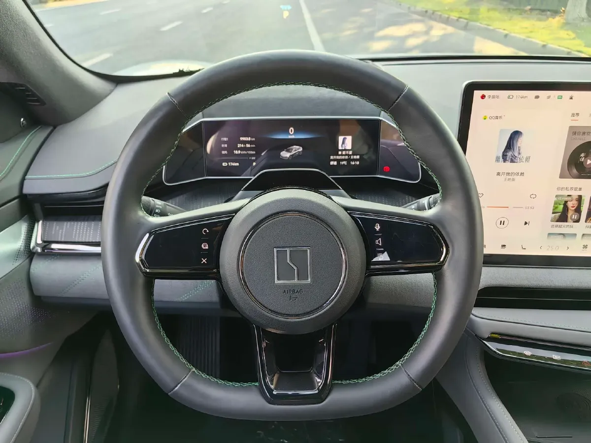 2024 Zeekr 001 BEV 100KWH,autocango,china used car exporter,china ev exporter,chinese used car exporter,chinese used ev exporter