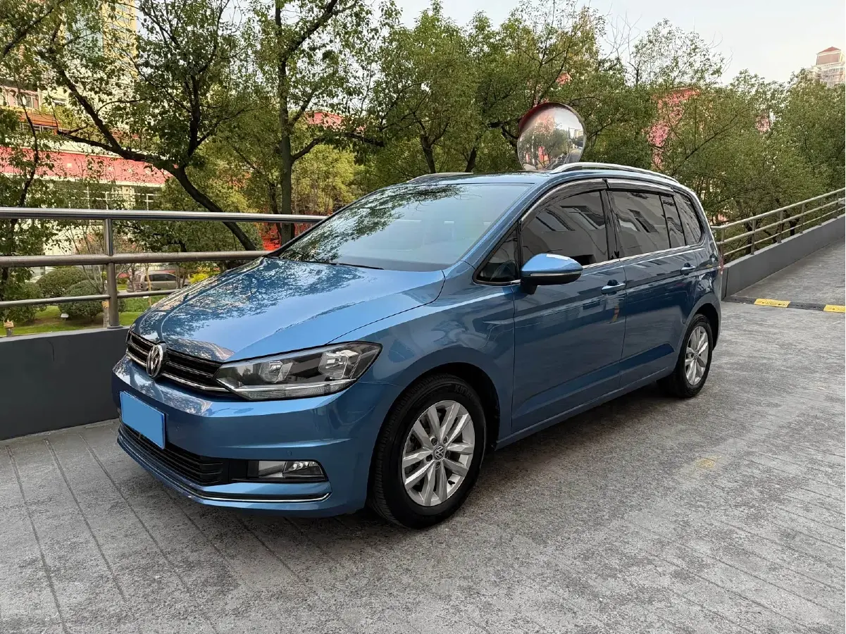 2018 Volkswagen Touran 1.4T 150HP L4 7DCT