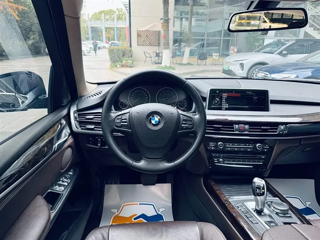 2014 BMW X5 3.0T 306HP L6 8AT,autocango,china used car exporter,china ev exporter,chinese used car exporter,chinese used ev exporter