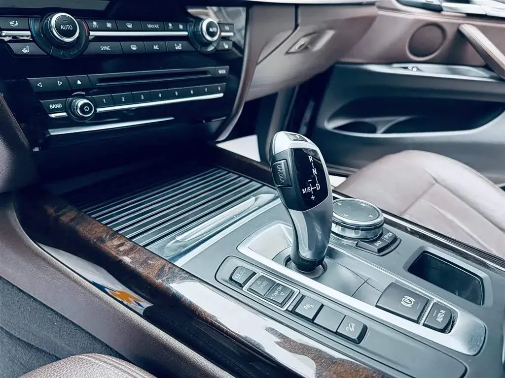 2014 BMW X5 3.0T 306HP L6 8AT,autocango,china used car exporter,china ev exporter,chinese used car exporter,chinese used ev exporter