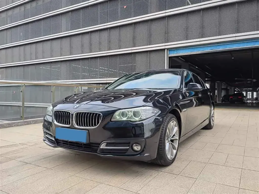2017 BMW 5 Series 2.0T 218HP L4 8AT