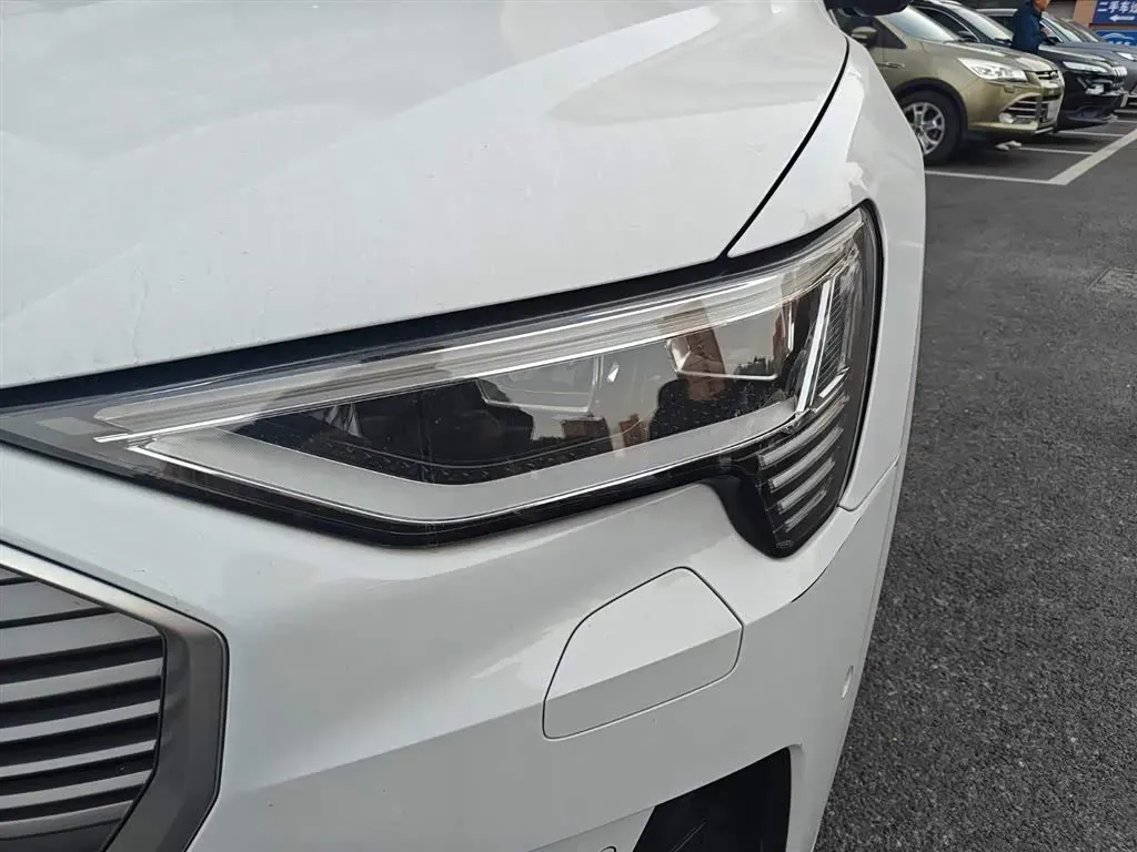 2019 Audi e-tron 2AT BEV 95KWH,autocango,china used car exporter,china ev exporter,chinese used car exporter,chinese used ev exporter