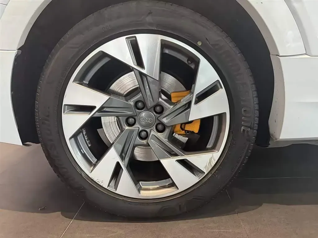 2019 Audi e-tron 2AT BEV 95KWH,autocango,china used car exporter,china ev exporter,chinese used car exporter,chinese used ev exporter