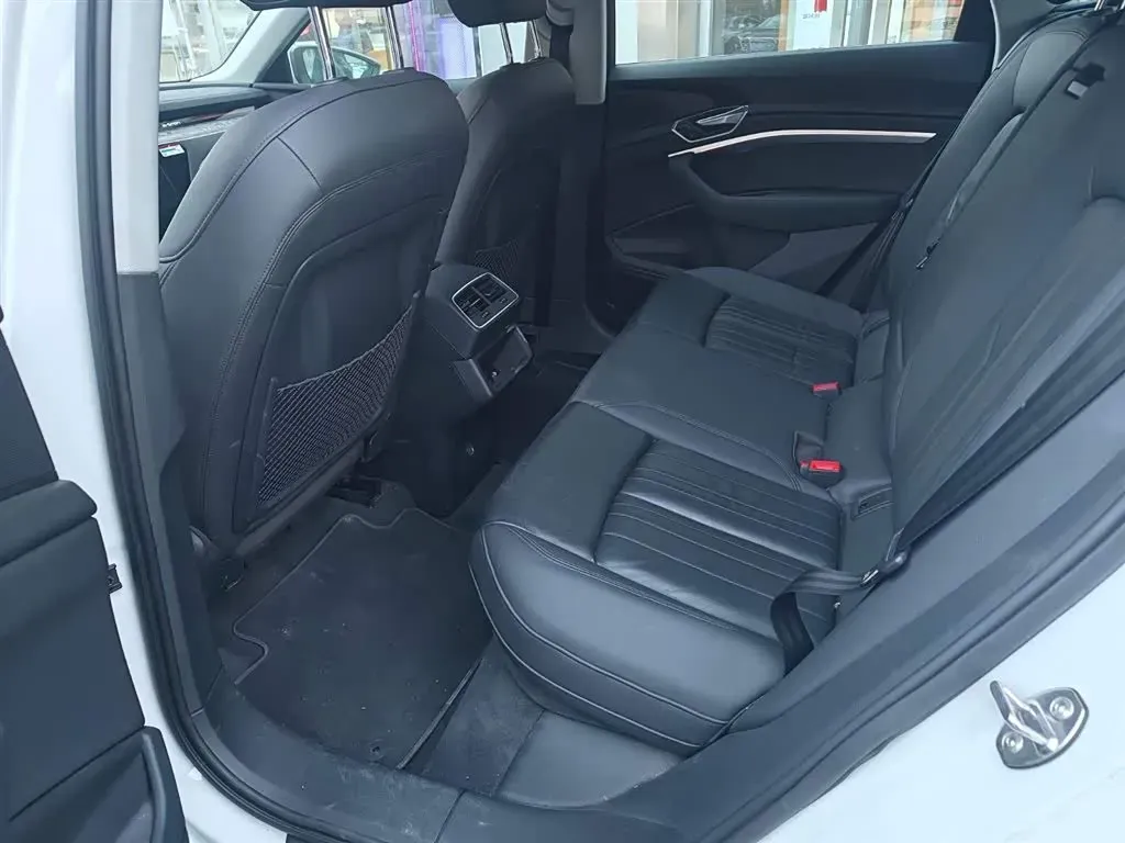 2019 Audi e-tron 2AT BEV 95KWH,autocango,china used car exporter,china ev exporter,chinese used car exporter,chinese used ev exporter