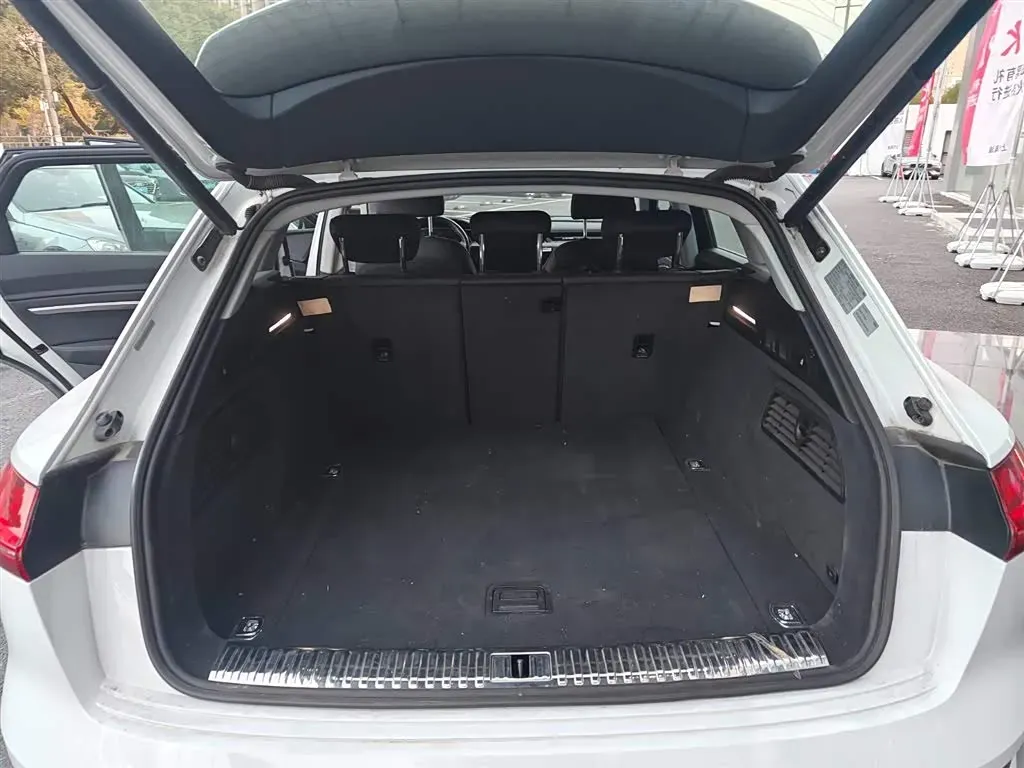 2019 Audi e-tron 2AT BEV 95KWH,autocango,china used car exporter,china ev exporter,chinese used car exporter,chinese used ev exporter