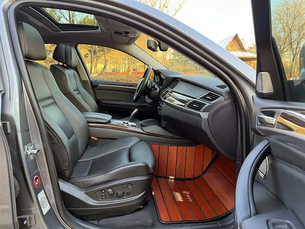 2010 BMW X6 M 4.4T 555HP V8 6AT,autocango,china used car exporter,china ev exporter,chinese used car exporter,chinese used ev exporter