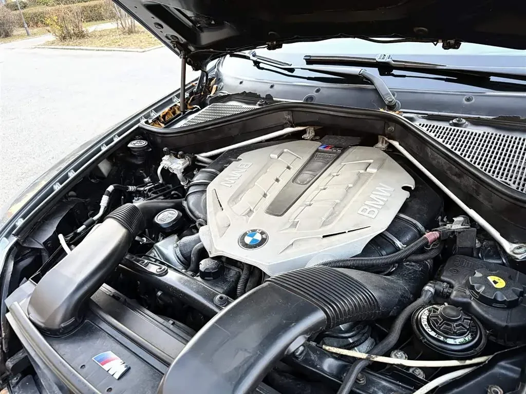 2010 BMW X6 M 4.4T 555HP V8 6AT,autocango,china used car exporter,china ev exporter,chinese used car exporter,chinese used ev exporter