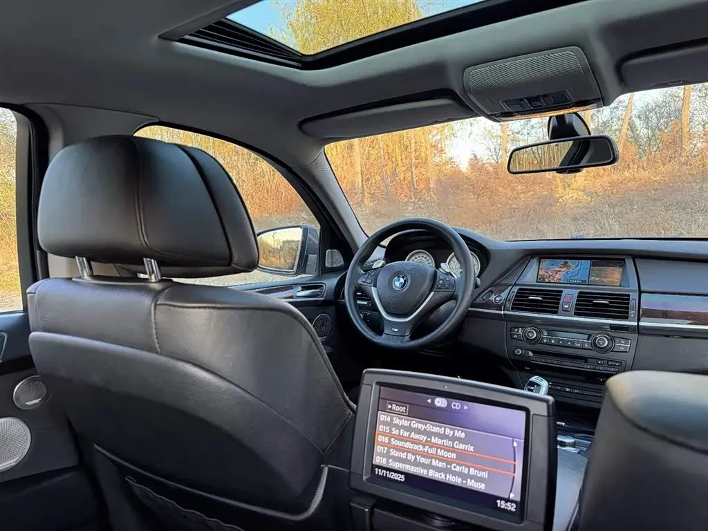 2010 BMW X6 M 4.4T 555HP V8 6AT,autocango,china used car exporter,china ev exporter,chinese used car exporter,chinese used ev exporter