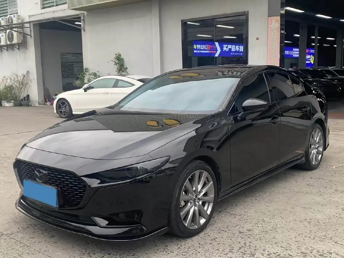 2023 Mazda 3 Axela 2.0L 158HP L4 6AT