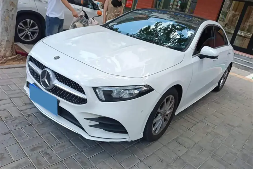 2020 Mercedes-Benz A Class 1.3T 163HP L4 7DCT