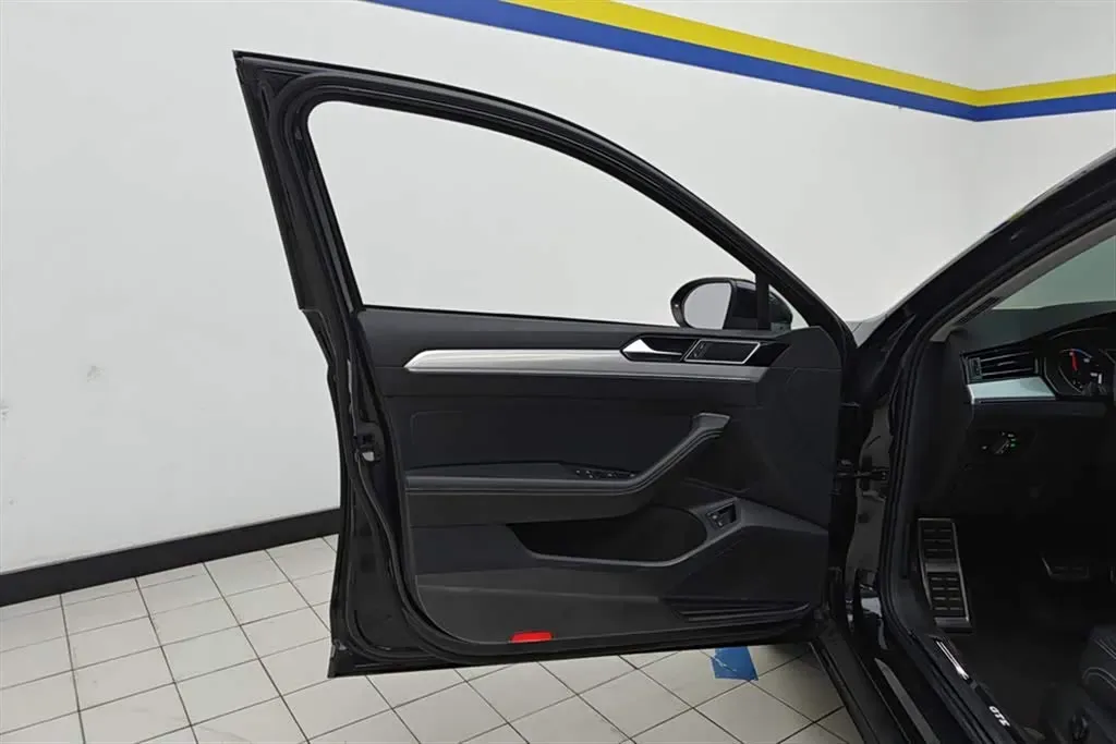 2020 Volkswagen Magotan GTE 1.4T 150HP L4 6DCT PHEV 13KWH,autocango,china used car exporter,china ev exporter,chinese used car exporter,chinese used ev exporter