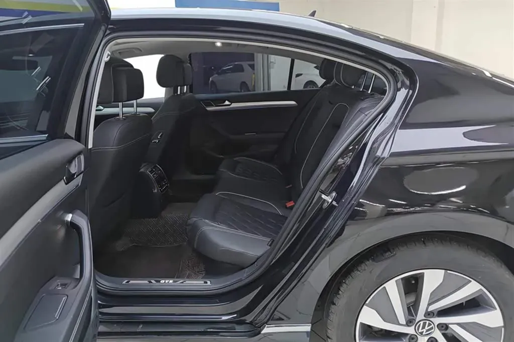 2020 Volkswagen Magotan GTE 1.4T 150HP L4 6DCT PHEV 13KWH,autocango,china used car exporter,china ev exporter,chinese used car exporter,chinese used ev exporter