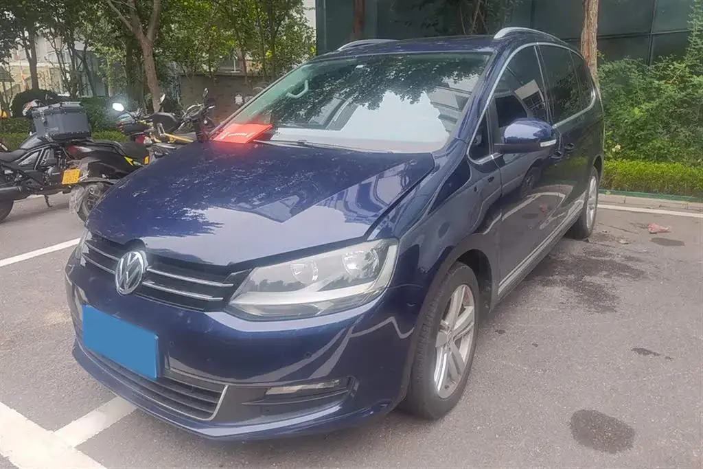 2018 Volkswagen Sharan 2.0T 220HP L4 6DCT